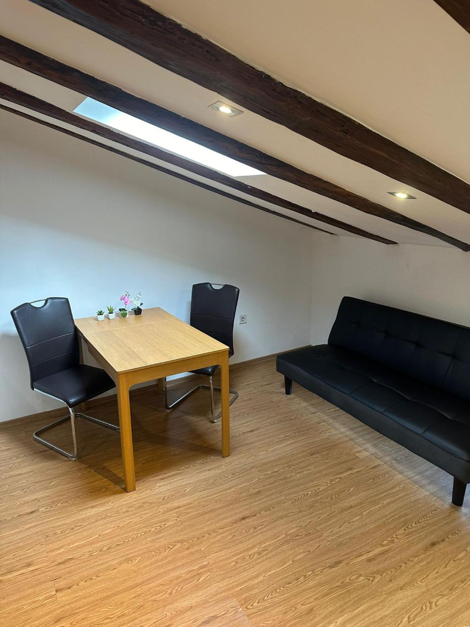 Apartment In The Heart Of Pula Exterior photo