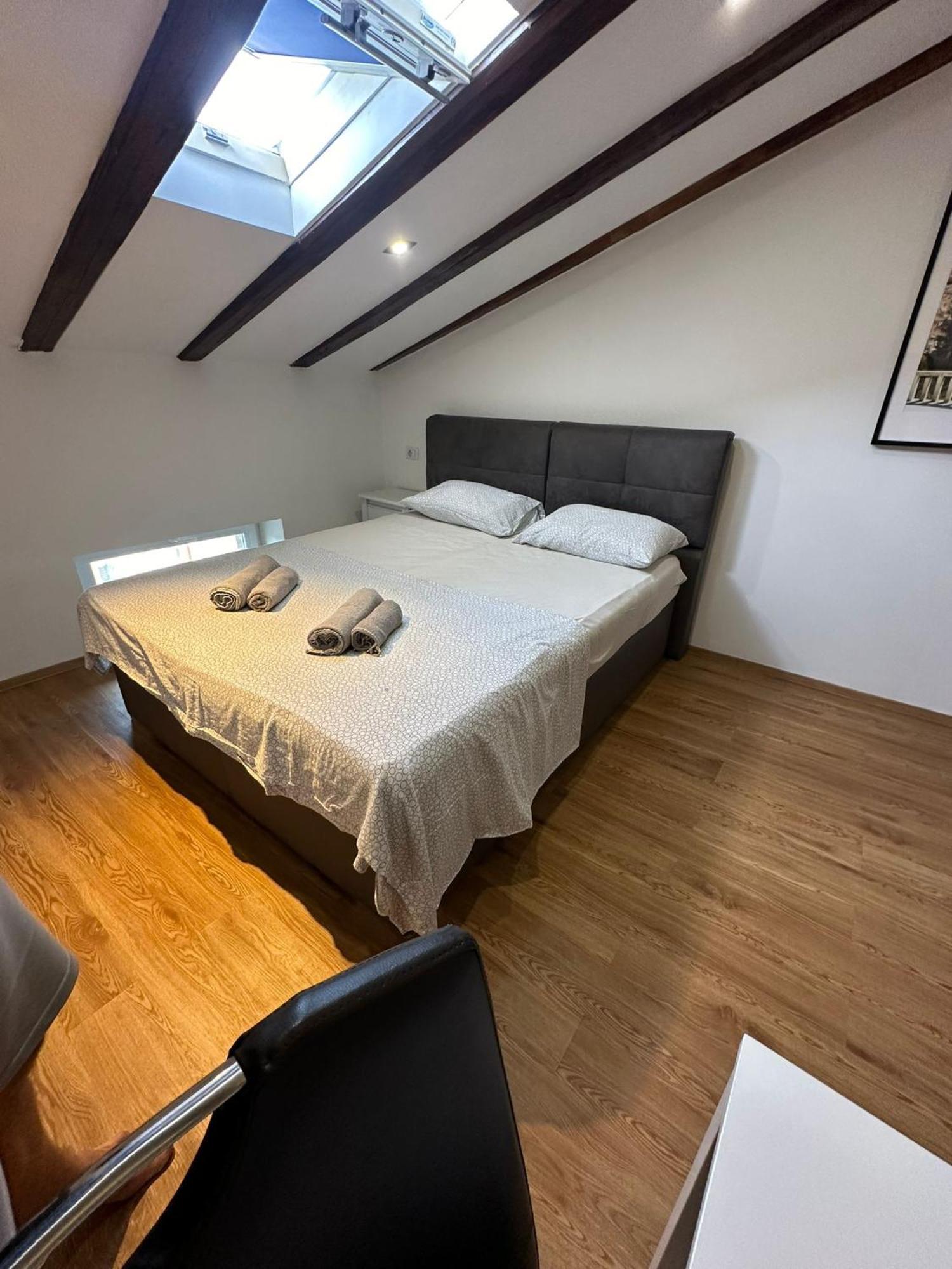 Apartment In The Heart Of Pula Exterior photo